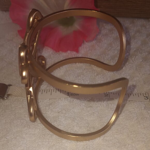 Pink and gold stylish cuff bracelet - Picture 11 of 12